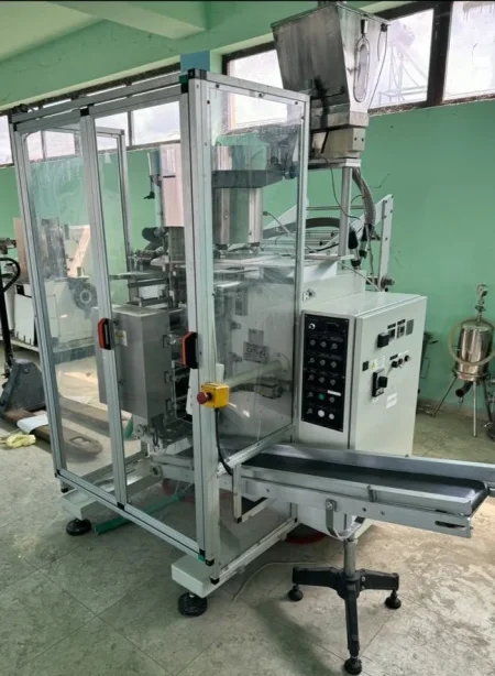 Tirane, shes pajisje farmaceutike Makineri Italiane Omag per paketim 27.000 €