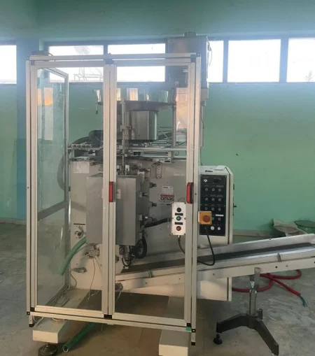 Tirane, shes pajisje farmaceutike Makineri Italiane Omag per paketim 27.000 €