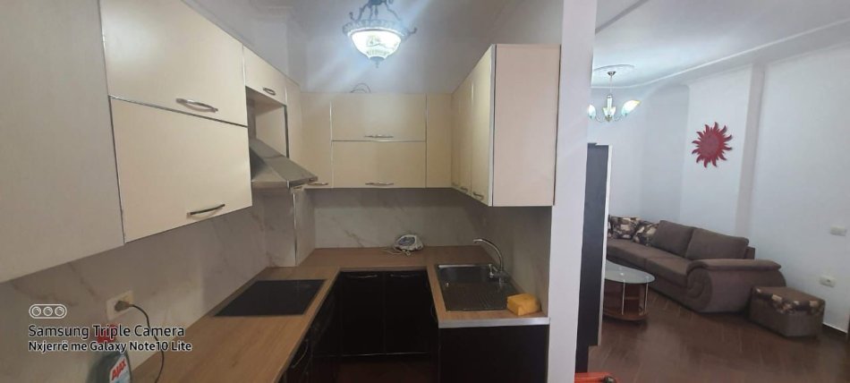 Tirane, shitet apartament 2+1 , 93 m² 114.000 € (Sokrat Miho)