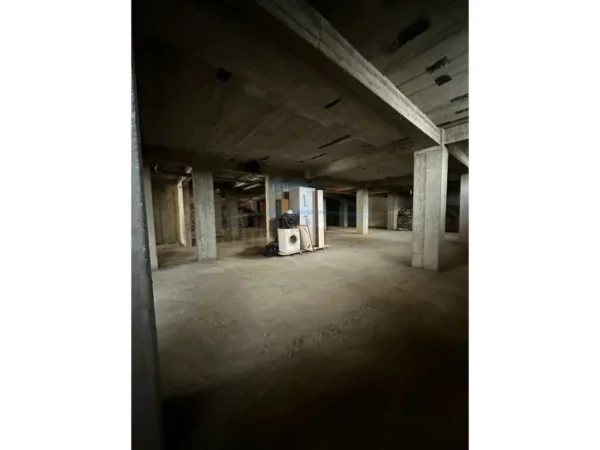 Tirane, shitet Kati -1, 230.000 € (MEZEZ)