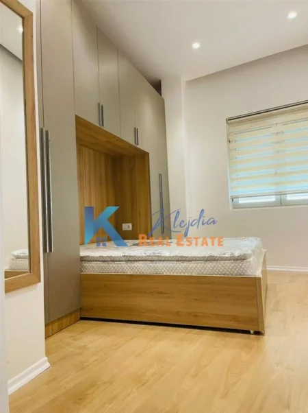 Tirane, jap me qera apartament 1+1+Ballkon Kati 2, 70 m² 500 € (Liqeni i Thate, afer kapiten MirZoti)
