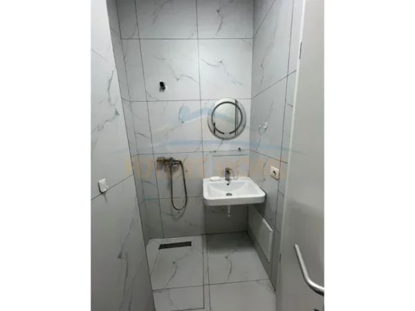 Tirane, shitet garsonier 1+1 Kati 10, 70 m² 78.000 € 