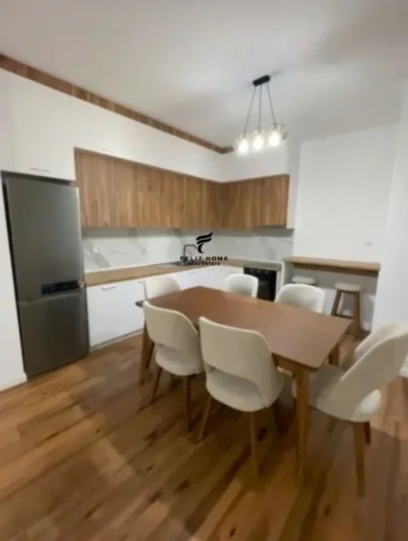 Tirane, shitet apartament 2+1+Ballkon Kati 5, 120 m² 230.000 € (FUSHA AVIACIONIT)