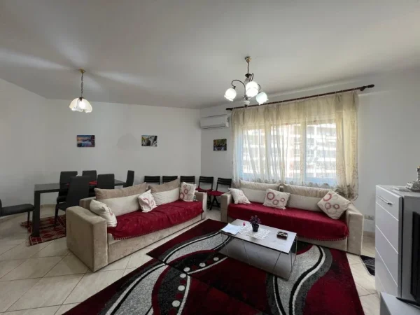 Tirane, shitet apartament 2+1+Ballkon Kati 8, 105 m² 190.000 € (Stacioni i Trenit)