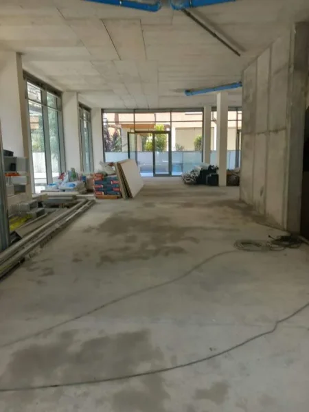 Tirane, shitet ambjent biznesi Kati 0, 374 m² 3.371.400 € (Rruga e Elbasanit, Coin)