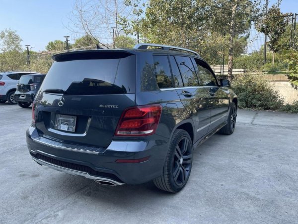 Tirane, shes SUV | Fuoristrad | Xhip MERCEDES BENZ GLK 250 CDI BLUETECH Nafte, gri e erret automatik Klima 192.000 km 12.900 €