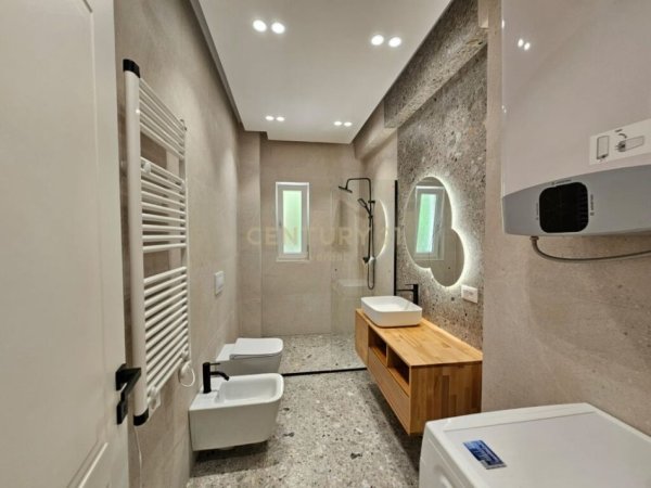Tirane, shes apartament 2+1 Kati 1, 116 m² 250.000 € 