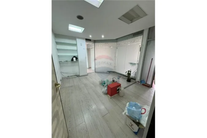 Tirane, jepet me qera ambjent biznesi Kati 1, 196 m² 1.500 € (rruga haxhi hysendalliu)