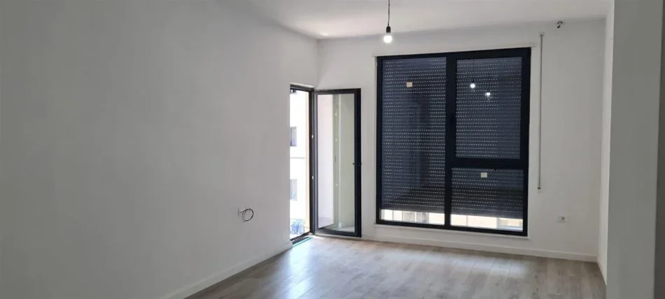 Tirane, jepet me qera apartament Kati 7, 63 m² 400 € (PORCELAN)