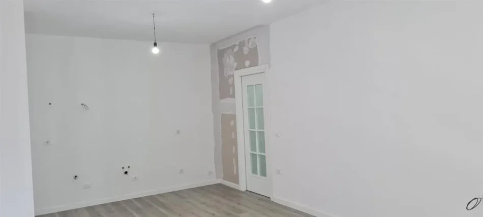 Tirane, jepet me qera apartament Kati 7, 63 m² 400 € (PORCELAN)