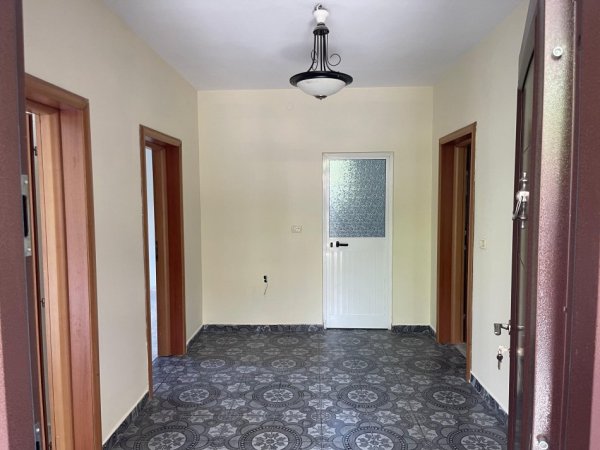 Tirane, jepet me qera apartament 2+1 Kati 1, 100 m² 300 € (Jordan Misja)