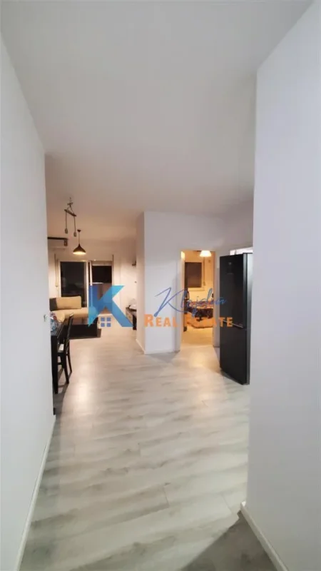Tirane, jap me qera apartament 1+1+Ballkon Kati 1, 85 m² 550 € (Rruga Riza Cerova)