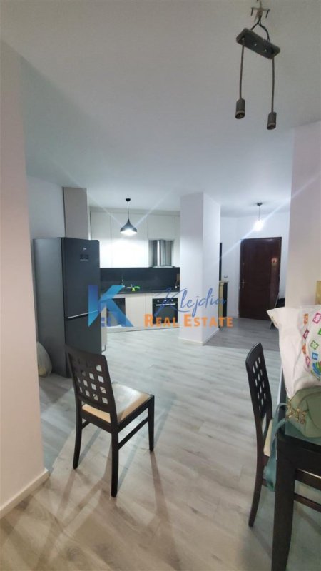 Tirane, jap me qera apartament 1+1+Ballkon Kati 1, 85 m² 550 € (Riza Cerova)