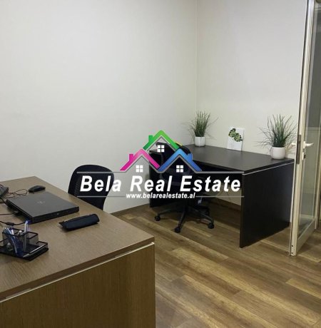 Tirane, jepet me qera zyre Kati 3, 100 m² 800 € (Rruga e Kavajes)