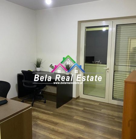 Tirane, jepet me qera zyre Kati 3, 100 m² 800 € (Rruga e Kavajes)