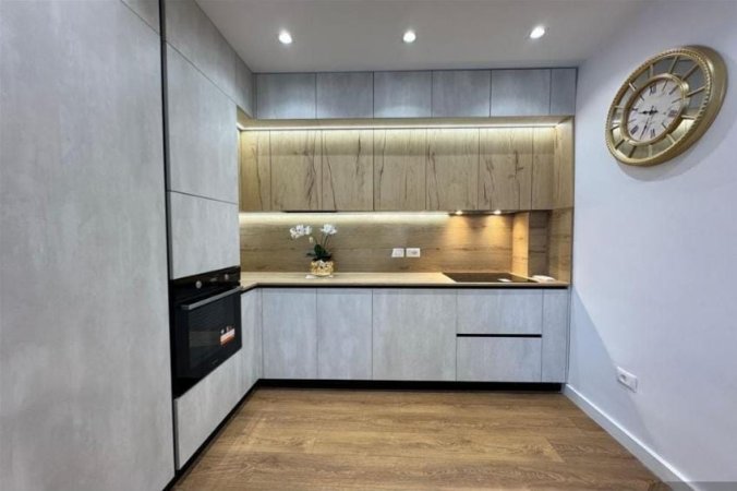 Tirane, shitet apartament 2+1 Kati 5, 71 m² (Stadiumi Dinamo)