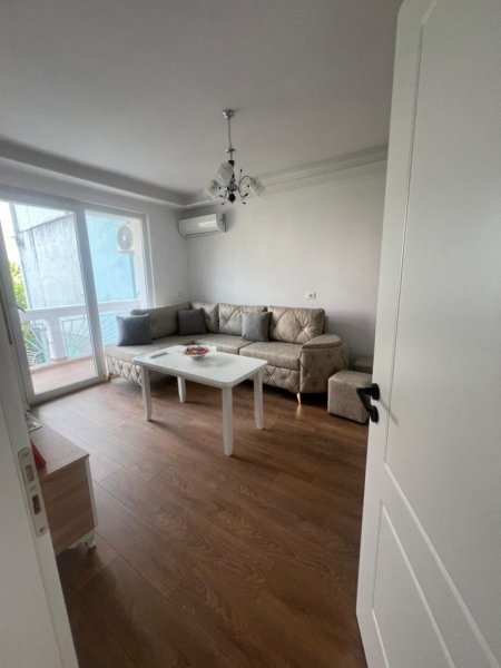 Tirane, jepet me qera apartament 2+1 Kati 3, 80 m² 598 € (Stacion treni)