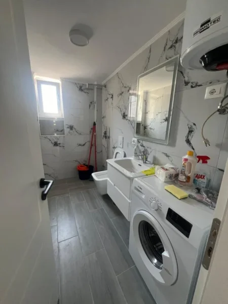Tirane, jepet me qera apartament 2+1 Kati 3, 80 m² 598 € (Stacion treni)