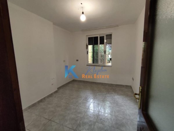 Tirane, jap me qera zyre Kati 1, 70 m² (Zyre per qira afer Stadiumit Dinamo, te Ish Shushica)