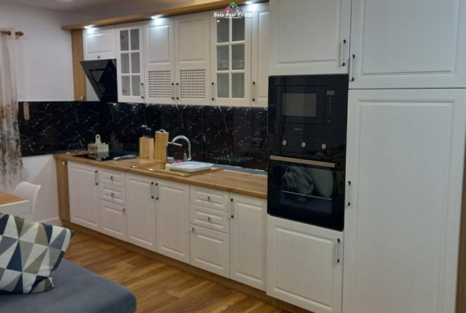 Tirane, jepet me qera apartament 1+1 Kati 3, 70 m² 700 € (Jepet Me Qera Apartament 1+1 Ne Bllok (ID B210480) Tirane)