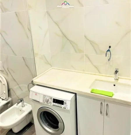 Tirane, jepet me qera apartament 1+1 Kati 2, 70 m² 500 € (Apartament Me Qera 1+1 Tek Liqeni I Thate (ID B210746) Tirane.)