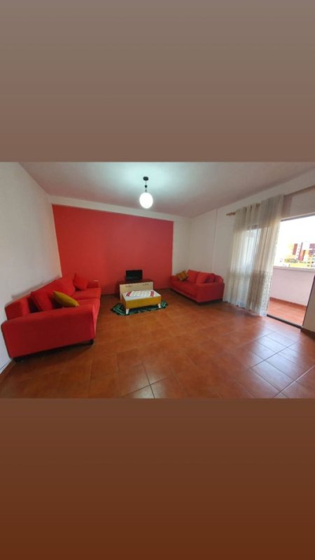 Tirane, jepet me qera apartament 1+1+Ballkon Kati 8, 74 m² 450 € (Bulevardi Zogu I)