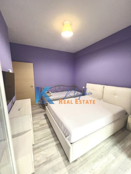 Tirane, jap me qera apartament 1+1+Ballkon Kati 2, 60 m² 450 € (Te Kopshti Botanik, afer Xhamise)