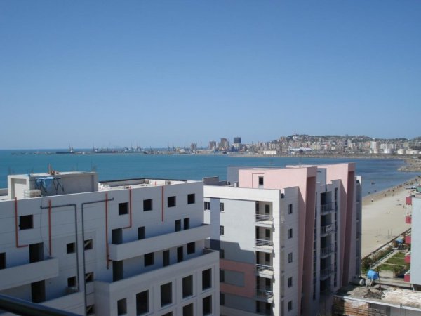 Durres, jap me qera apartament 2+1+Ballkon Kati 7, 84 m² 400 € (prane Pistes Apollonia Plazh, Durres.)