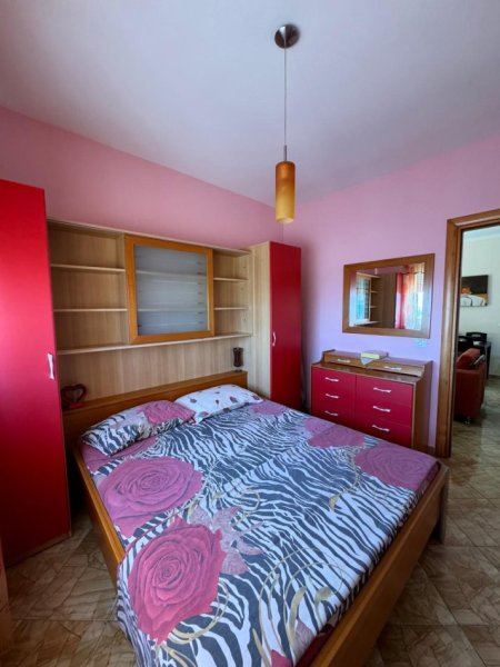 Durres, jap me qera apartament 2+1+Ballkon Kati 7, 84 m² 400 € (prane Pistes Apollonia Plazh, Durres.)