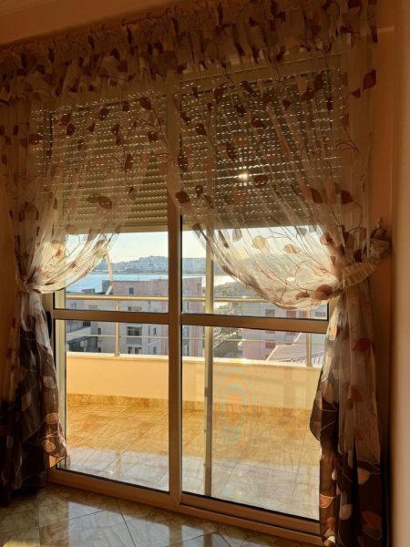 Durres, jap me qera apartament 2+1+Ballkon Kati 7, 84 m² 400 € (prane Pistes Apollonia Plazh, Durres.)