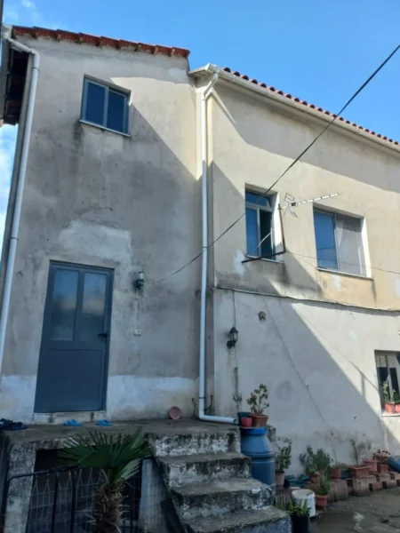 Tirane, shes Vile 3 Katshe , 190 m² 115.000 € (Princ Vidi)