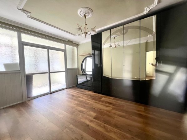 Tirane, shitet apartament 4+1+Ballkon Kati 2, 110 m² 250.000 € (Rruga Margarita Tutulani)