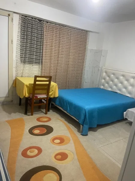 Tirane, jepet me qera garsonier 1+1 Kati 0, 180 € (Loni Ligori)