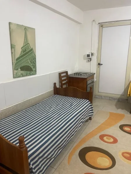 Tirane, jepet me qera garsonier 1+1 Kati 0, 180 € (Loni Ligori)