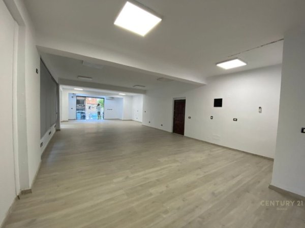 Tirane, jepet me qera ambjent biznesi , 115 m² 1.500 € (Rruga e durresit)