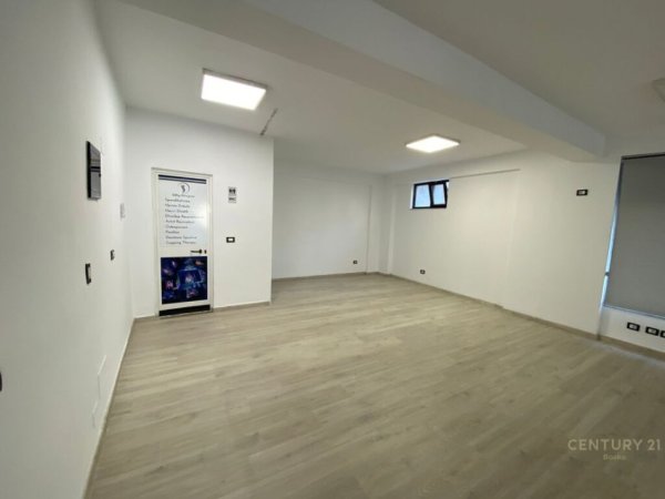 Tirane, jepet me qera ambjent biznesi , 115 m² 1.500 € (Rruga e durresit)