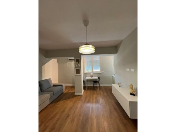 Tirane, jepet me qera apartament 1+1 Kati 3, 60 m² 500 € (Rruga bardhyl)