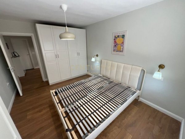 Tirane, jepet me qera apartament 1+1 Kati 3, 60 m² 500 € (Rruga bardhyl)