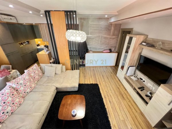 Tirane, shitet apartament 1+1+Ballkon Kati 8, 95 m² 295.000 € (Myslym shyri)