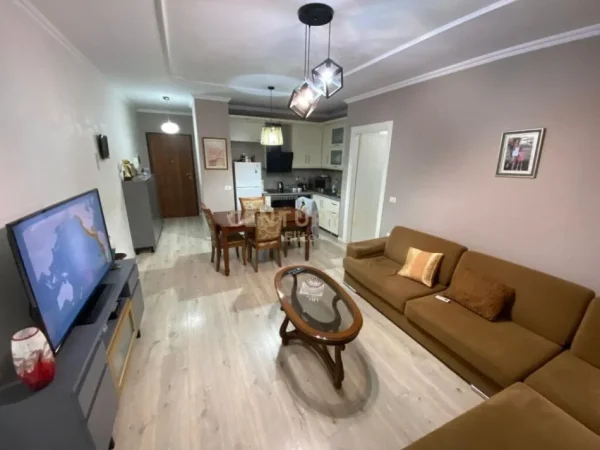 Tirane, shitet apartament 2+1+Ballkon Kati 2, 88 m² 129.000 € (Yzberisht)