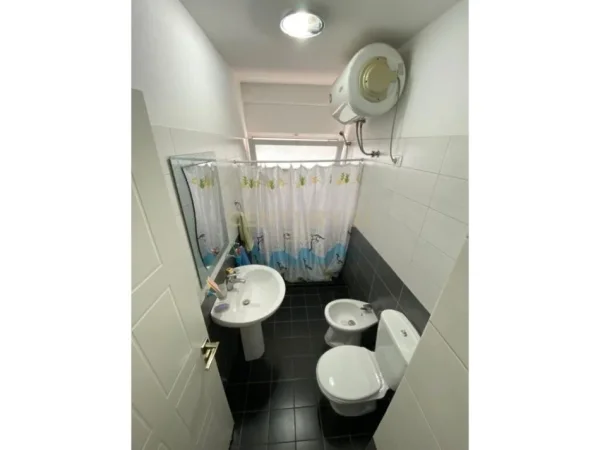 Tirane, shitet apartament 2+1+Ballkon Kati 2, 88 m² 129.000 € (Yzberisht)