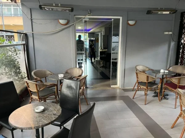 Tirane, jepet me qera lokal Kati 0, 62 m² 500 € (Vasil Shanto)