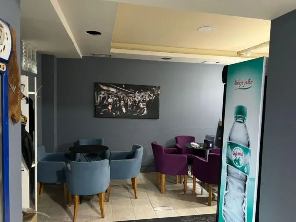 Tirane, shitet lokal Kati 0, 62 m² 160.000 € (Vasil Shanto)