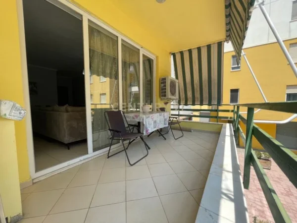 Tirane, jepet me qera apartament 2+1 Kati 1, 116 m² 600 € (kopeshti zoologjik)