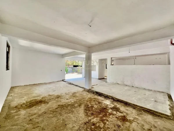 Tirane, jepet me qera apartament 1+1 Kati 0, 220 m² 550 € (misto mame)
