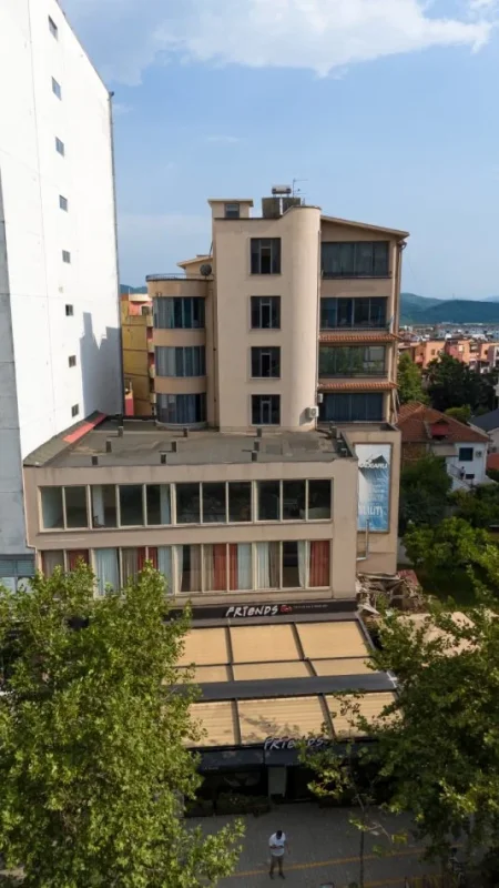 Elbasan, shitet ambjent biznesi , 3.571 m² 3.000.000 € TT 1211