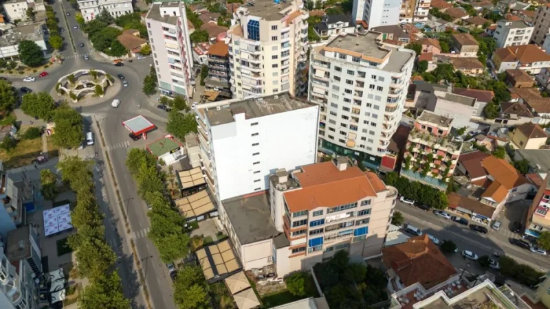 Elbasan, shitet ambjent biznesi , 3.571 m² 3.000.000 € TT 1211