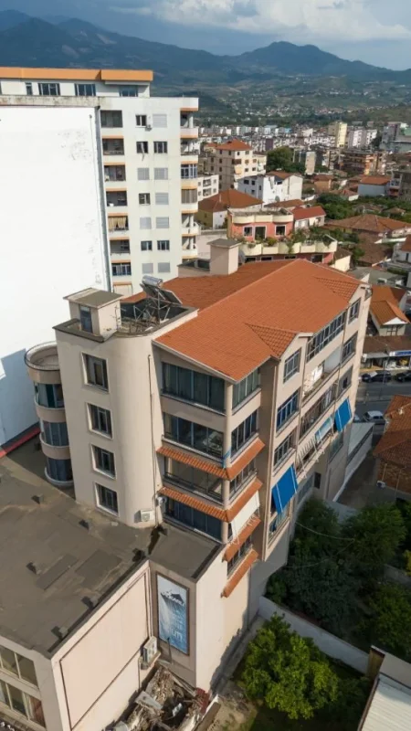 Elbasan, shitet ambjent biznesi , 3.571 m² 3.000.000 € TT 1211