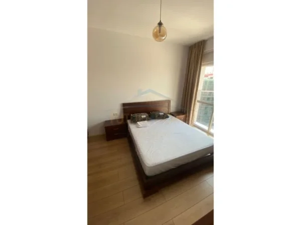 Tirane, jepet me qera apartament 1+1 Kati 8, 87 m² 500 € (5 MAJI)
