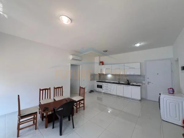 Tirane, jepet me qera apartament 2+1 Kati 4, 69 m² 400 € (ALI DEM)